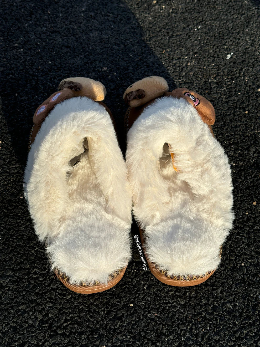Cozy Hello Kitty Brown Slippers – Fluffy Winter Footwear