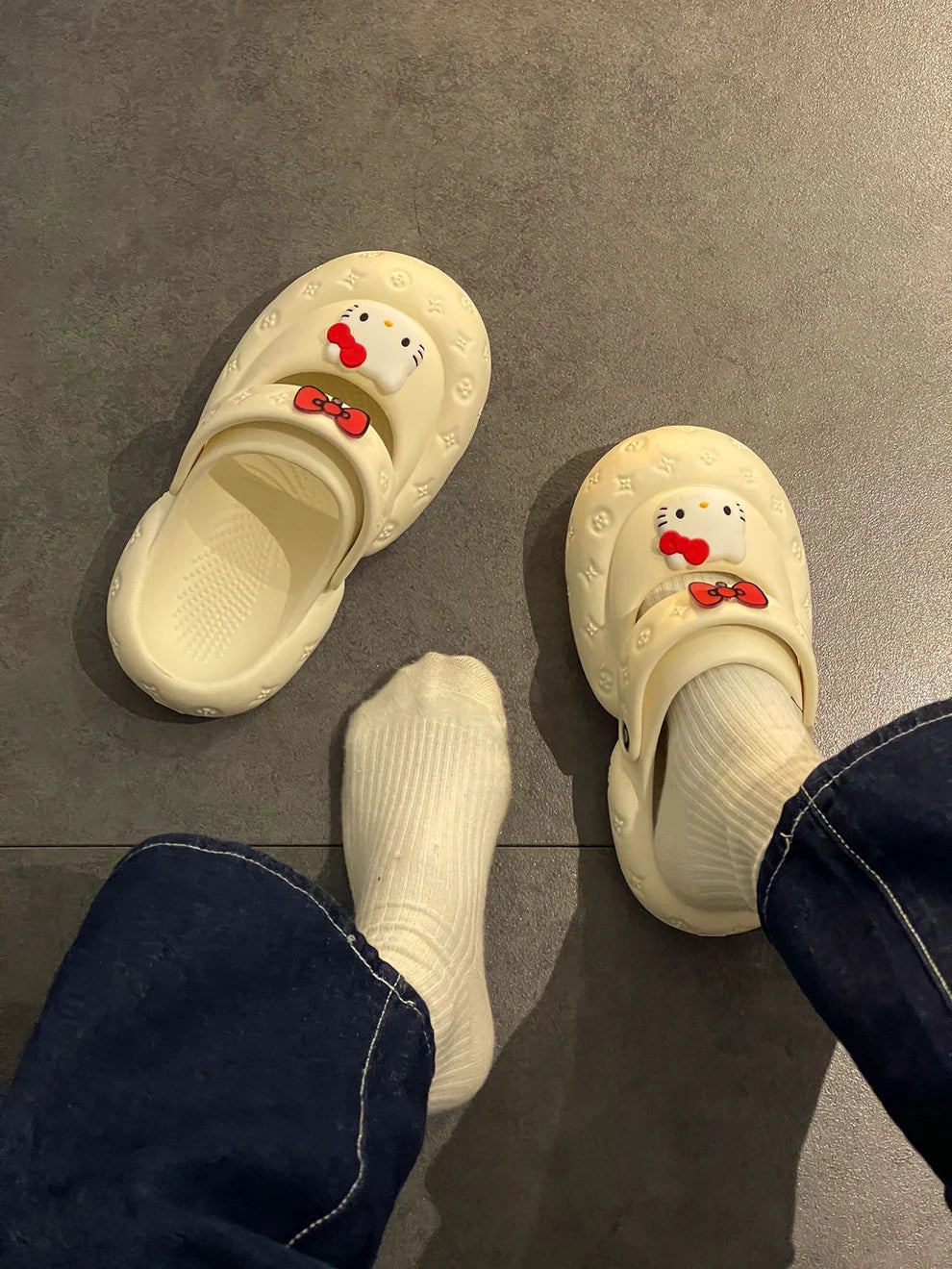 Hello Kitty Clogs – Comfy Slip-On Summer Slipper