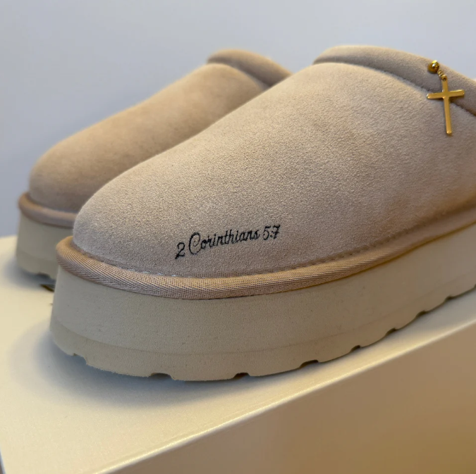 2 Corinthians 5:7 Clogs